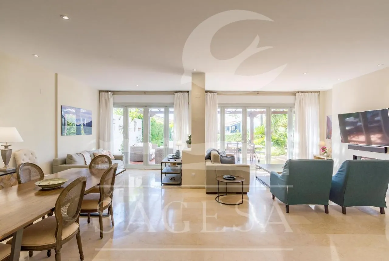 1015 - Jardines Golondrinas - Three Bedrooms Apartment Lake View