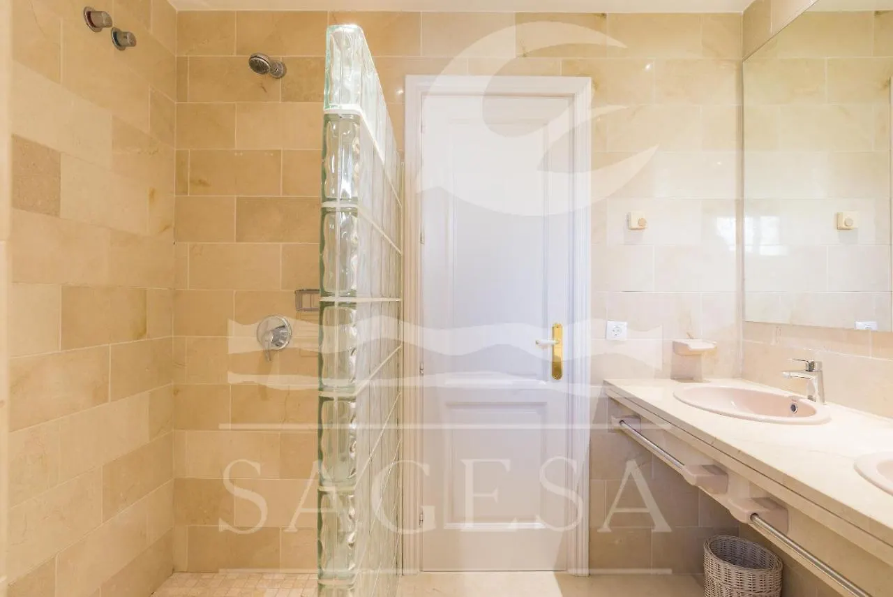 1015 - Jardines Golondrinas - Three Bedrooms Apartment Lake View Spain