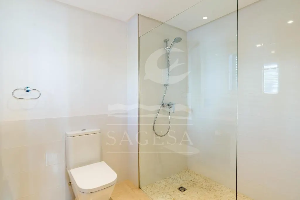 1015 - Jardines Golondrinas - Three Bedrooms Apartment Lake View Spain
