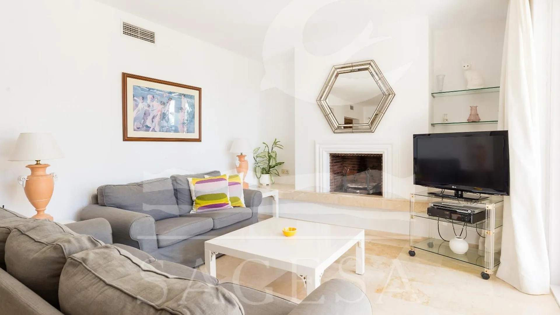 1015 - Jardines Golondrinas - Three Bedrooms Apartment Lake View